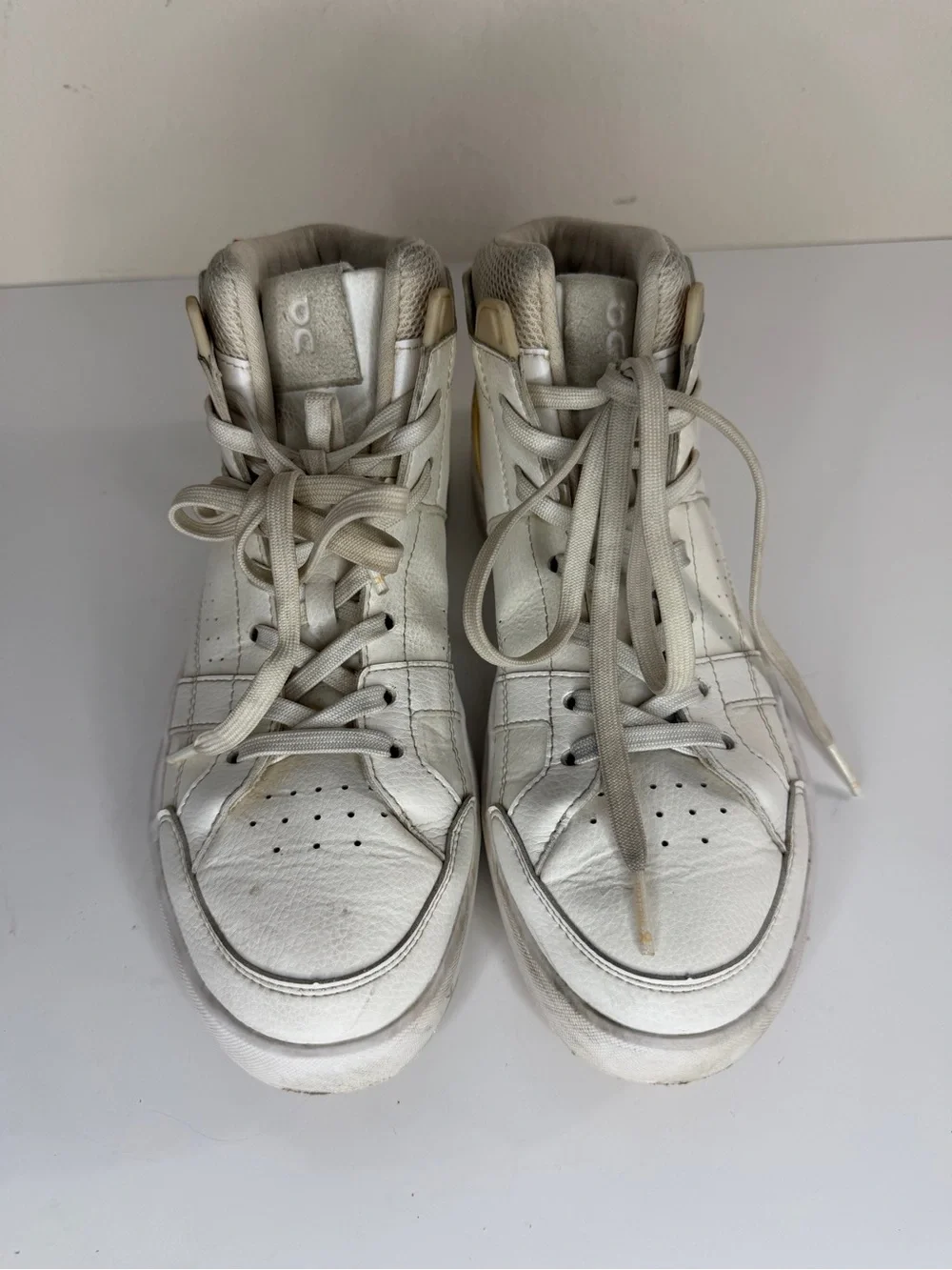 On Cloud The Roger Clubhouse Mid Women’s Size 7.5 Beige/white